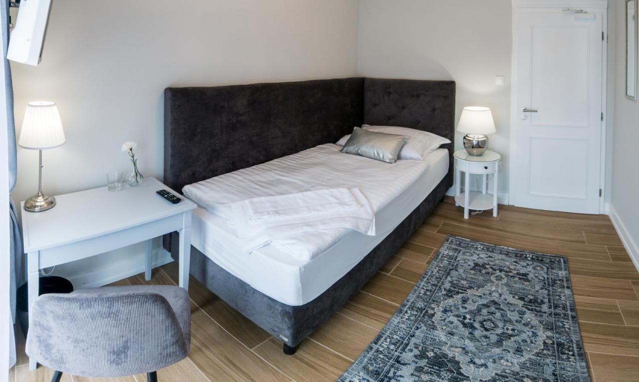Am Kastiel Penzion Rimavská Sobota Exteriör bild